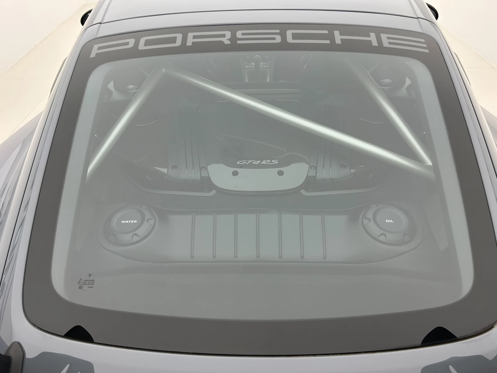 Porsche Cayman GT4 RS Weissach Package