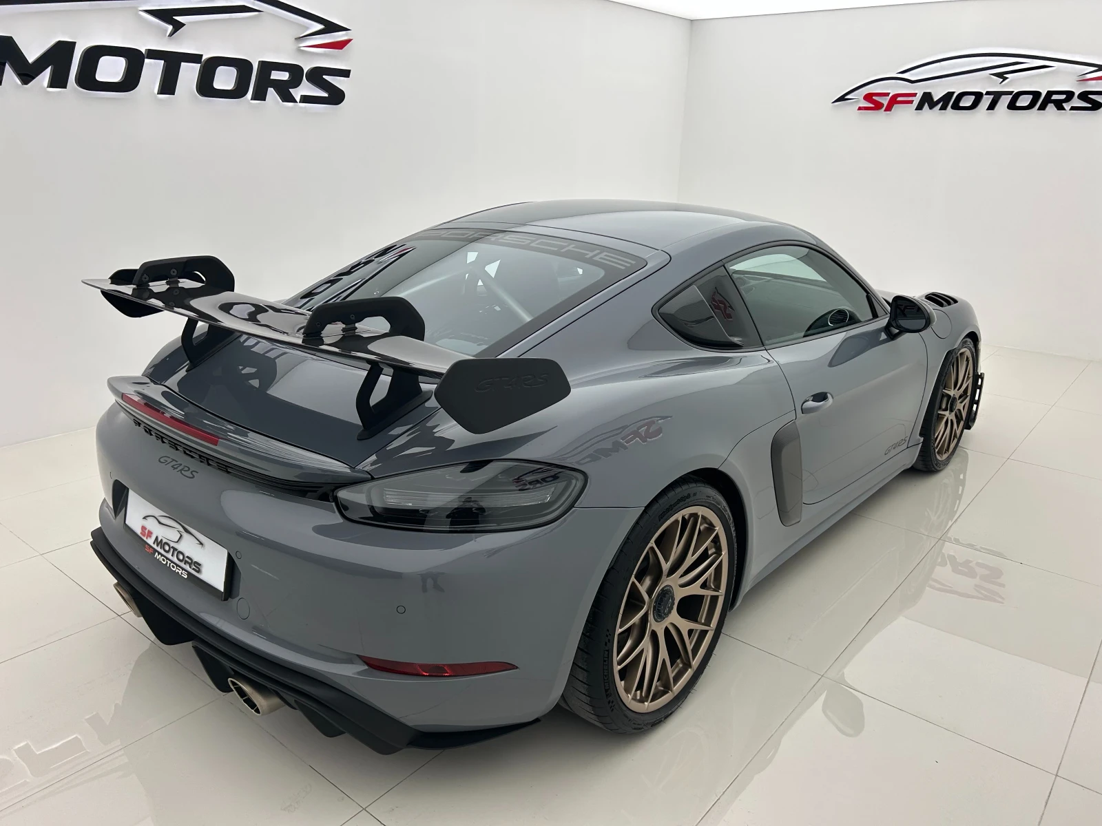 Porsche Cayman GT4 RS Weissach Package
