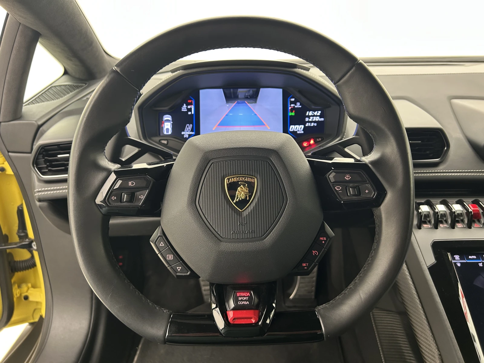 ChatGPT каза:  Lamborghini Huracan Evo