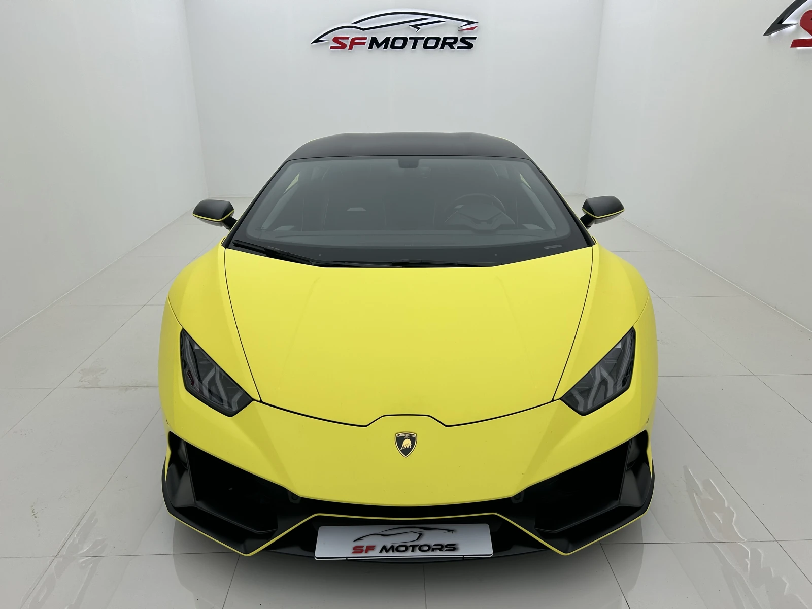 ChatGPT каза:  Lamborghini Huracan Evo
