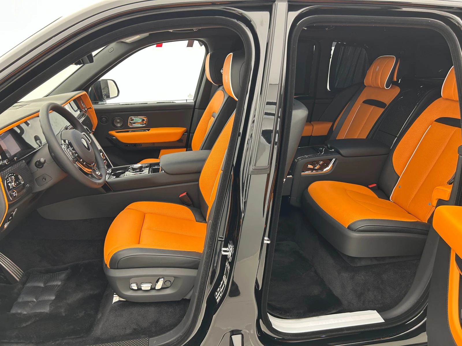 劳斯莱斯 Cullinan Black Badge Series II