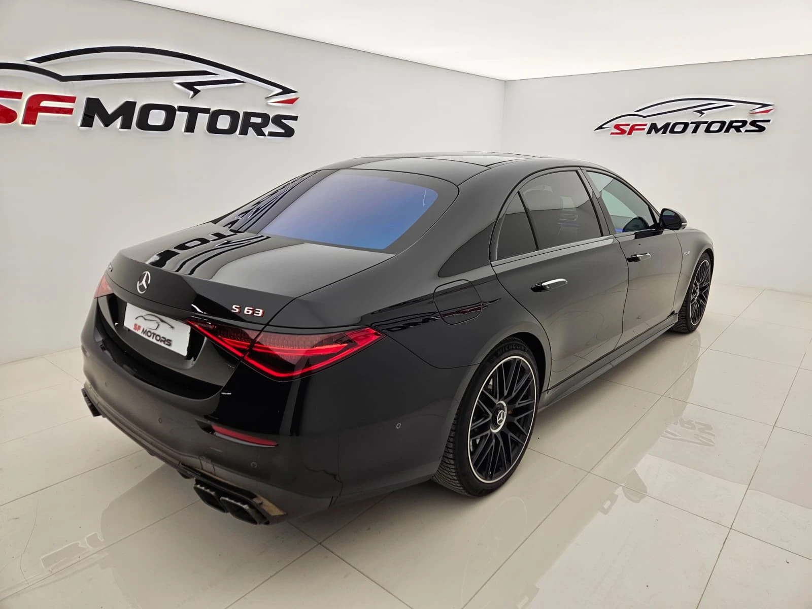 Mercedes-Benz S 63 AMG  4Matic+ L CERAMIC/BURMESTER 3D